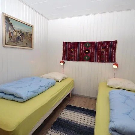 3 Bedroom Amazing Home In Væggerløse Feriehus